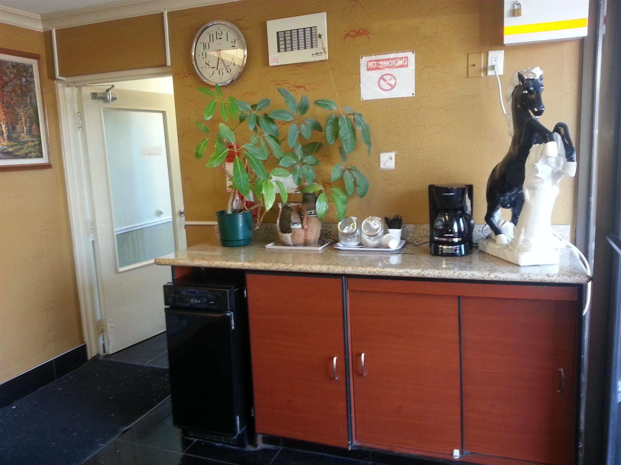 Queensway Motel Торонто Екстер'єр фото